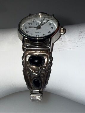 (Box)
Sterling Silver Onyx  Stretch Band Stainless Steel Base Bezel Watch